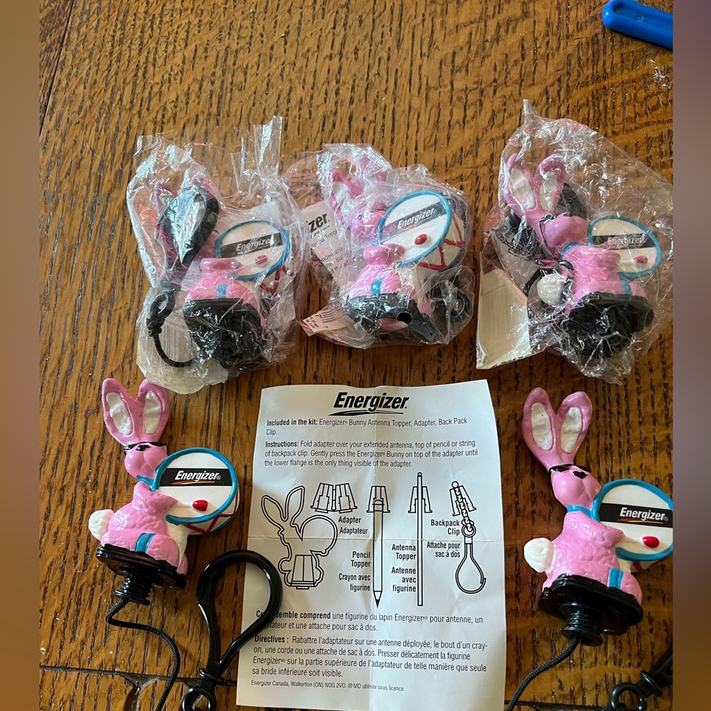 Vintage 1999 lot of 5 Energizer Pink Bunny Antenna Topper & back pack clip